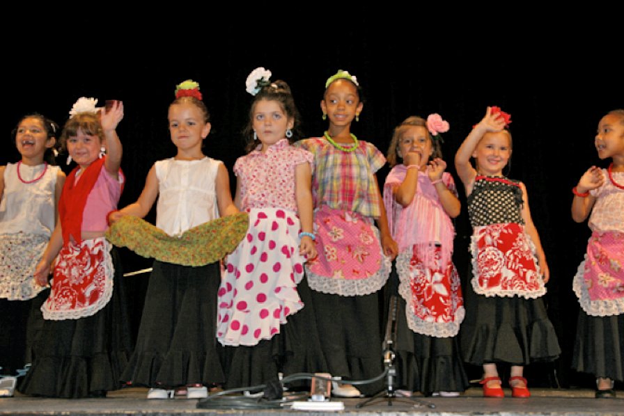 Students from 3 to 5 years old performing at the year-end recital